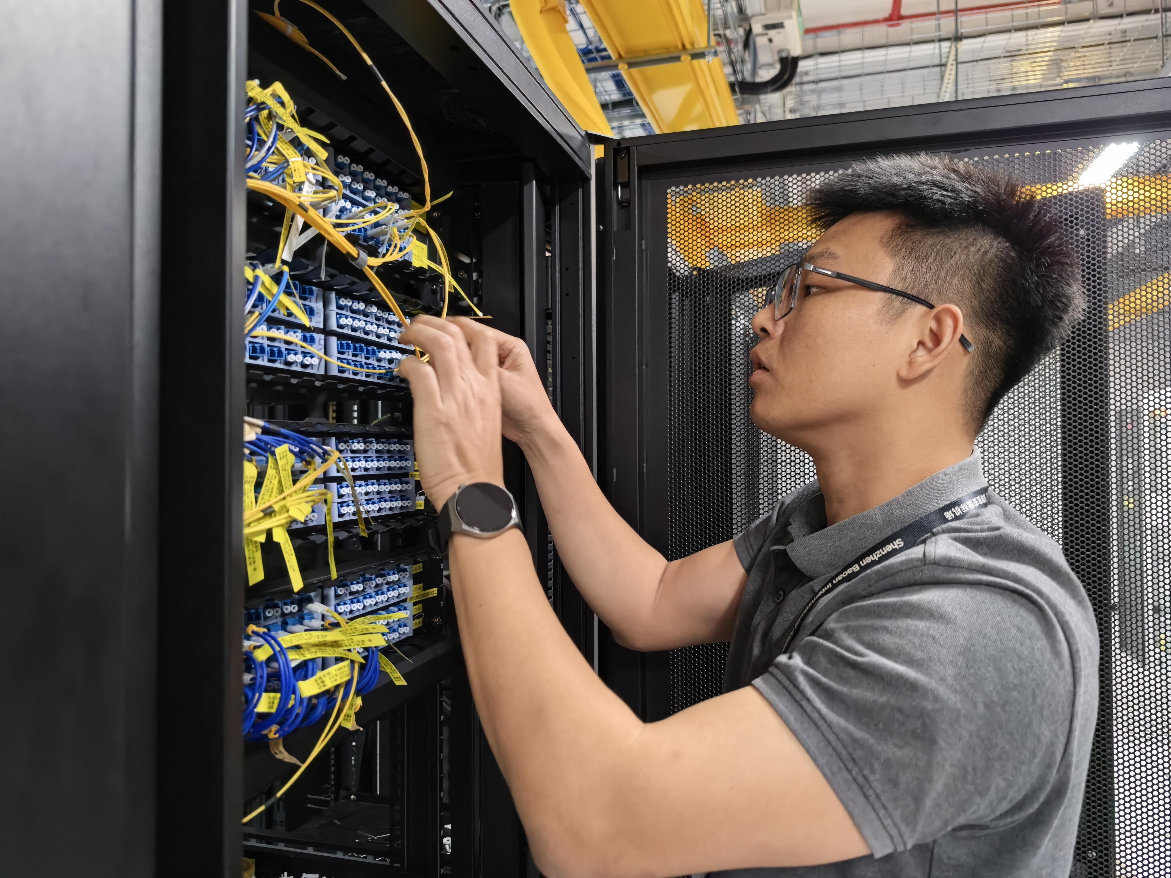 以匠心赴使命 以主角显担当——记深耕气象设备一线的实干先锋陈洪彬