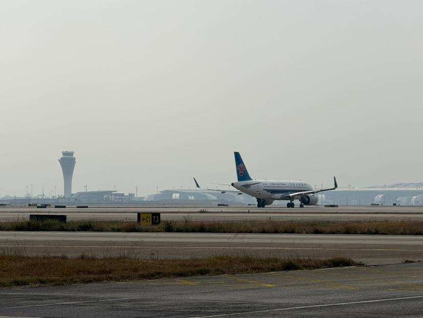 广州白云机场T1航站楼改造在即 航班分批搬“新家”