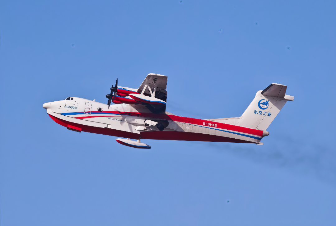AG600飞机T5测试真机训练开飞