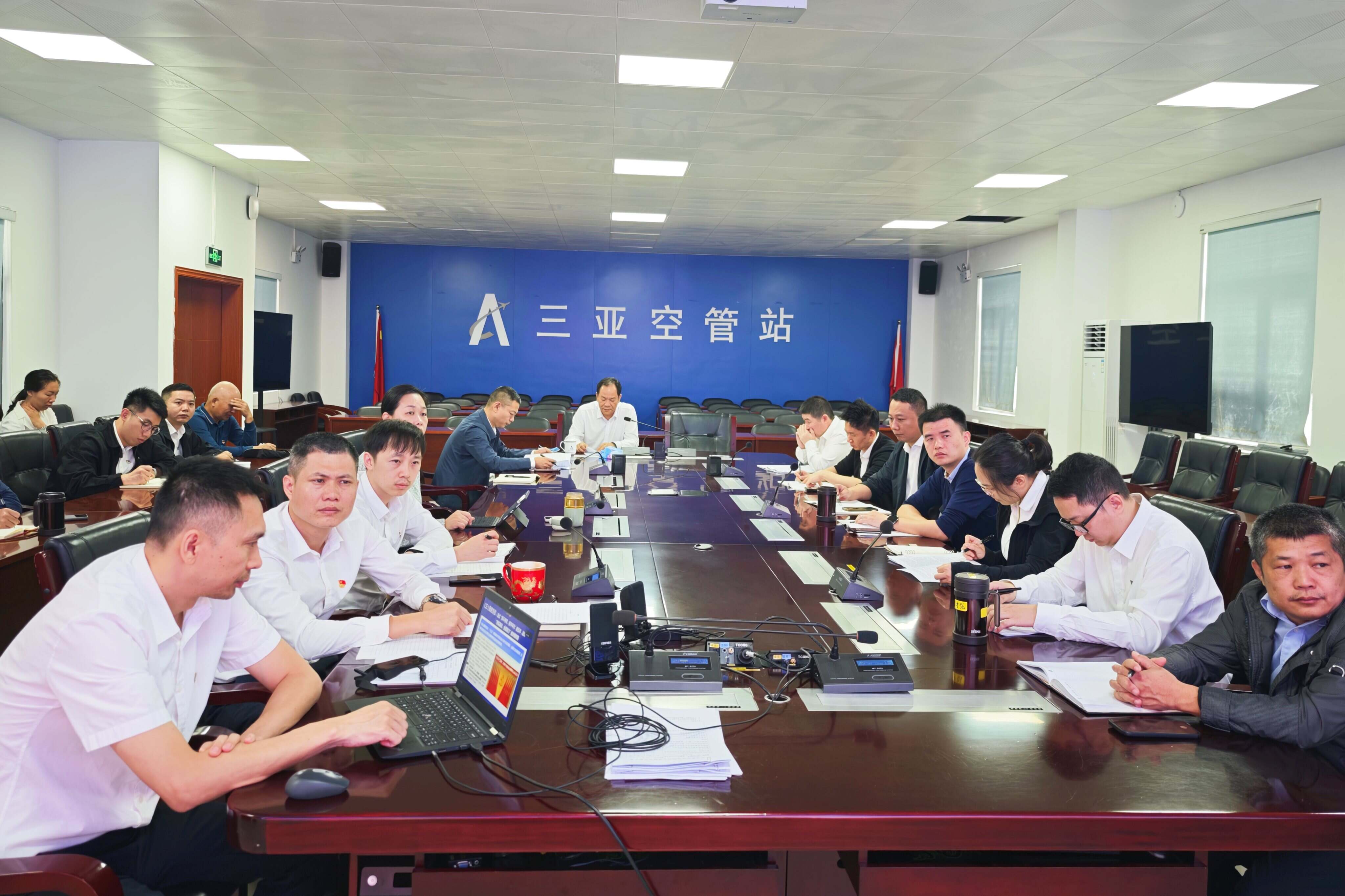 党建引领聚合力，实干奋进启新程——三亚空管站站长为管制运行部党员讲授专题党课