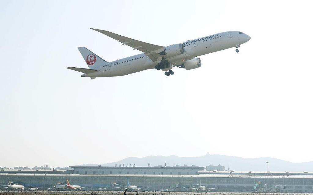 俄罗斯客机在中国上空突发7700代码，紧急备降兰州