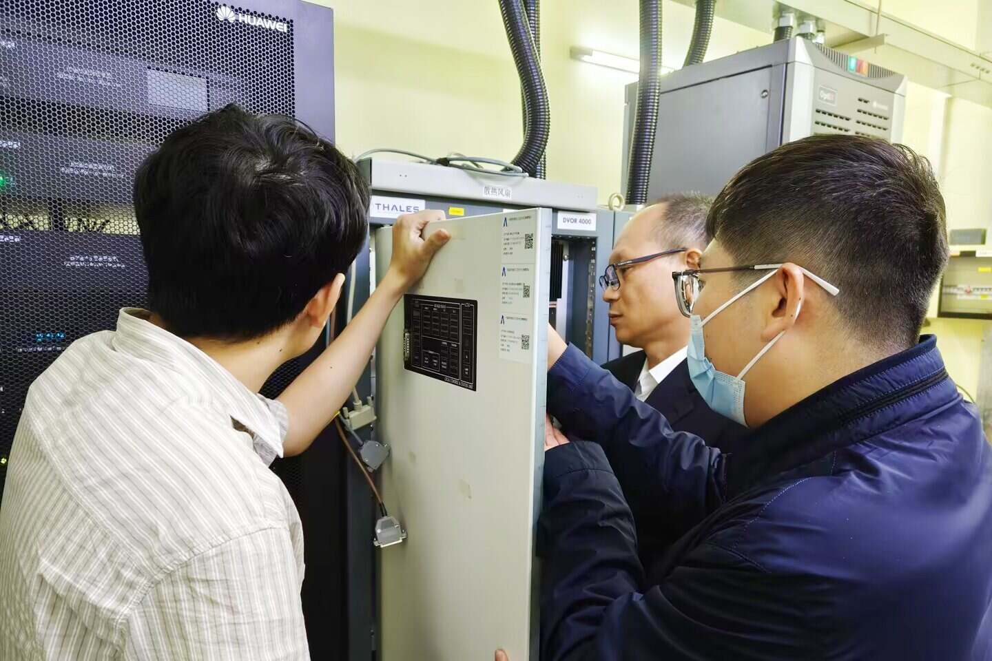 故障不过夜，攻坚显担当——三亚空管站技术保障部紧急抢修南山导航台DVOR 设备