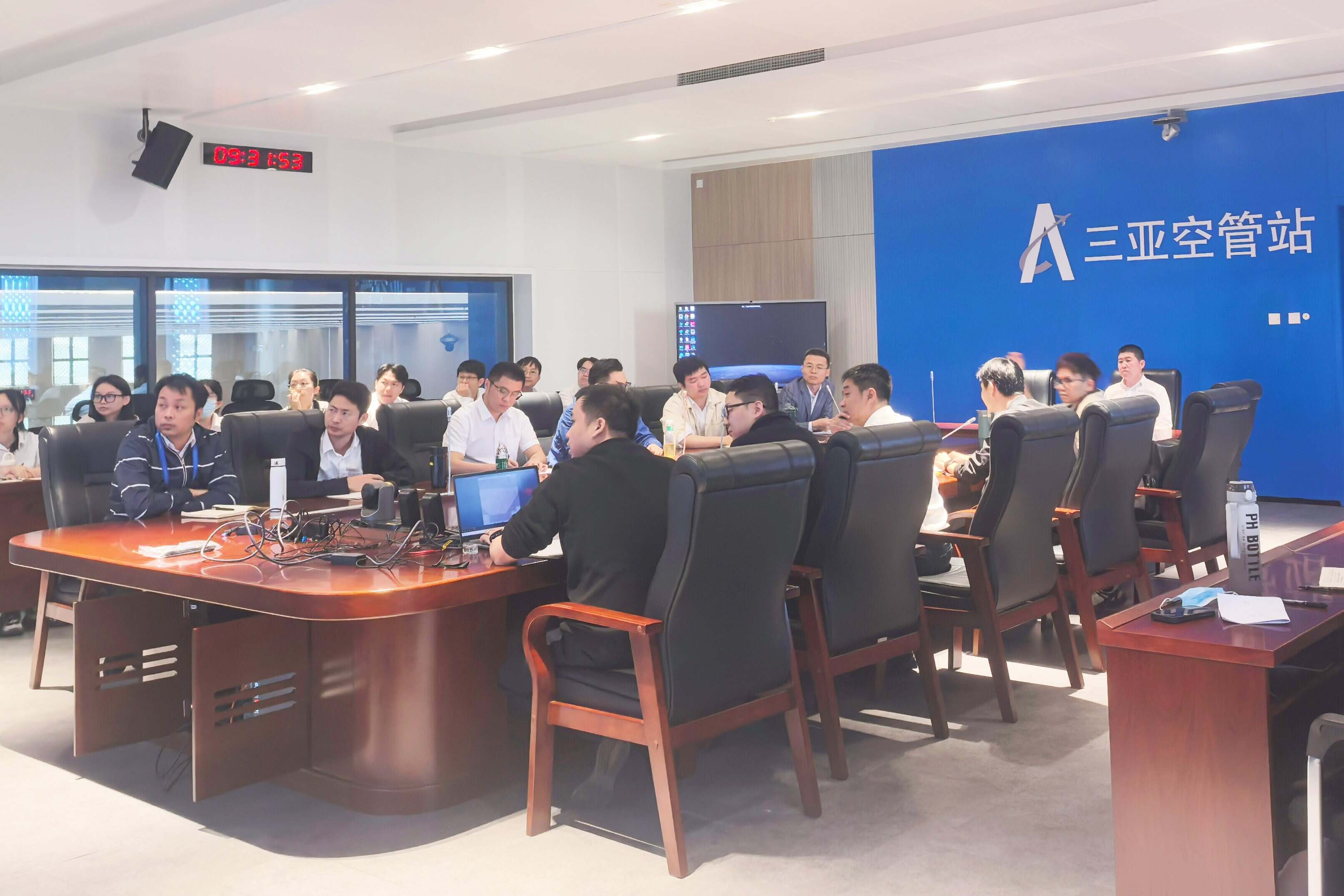 凝心聚力启新程，严阵以待保春运——三亚空管站进近管制室召开新址首次例会