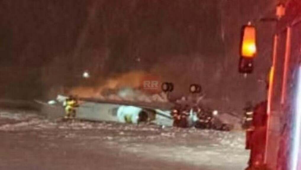 一架载8人飞机在美国缅因州坠毁