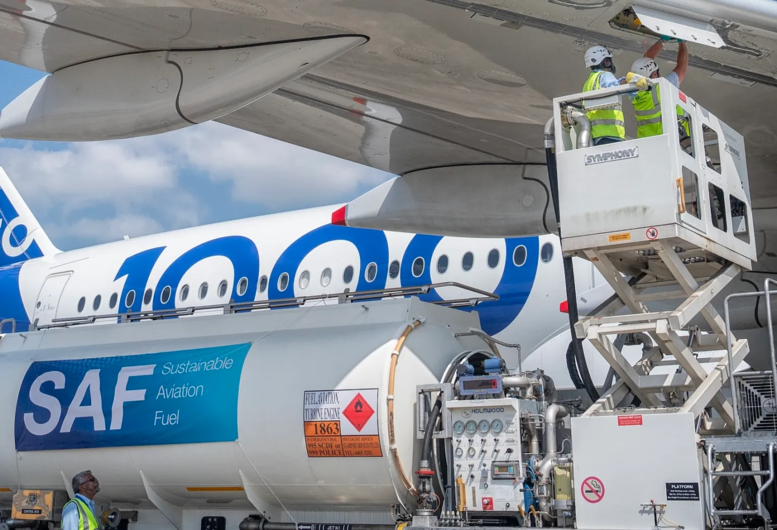 “没人愿意多付费用”：石油巨头TotalEnergies抨击欧洲关于可持续航空燃料（SAF）的规定