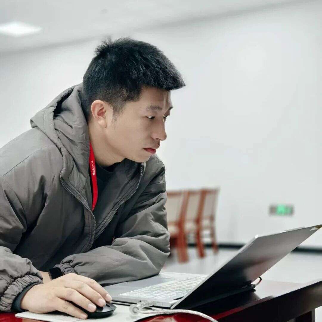 陈意：跨界坚守，以微光聚炬