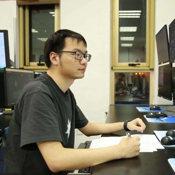 郑成成：赛场显身手，岗位践初心