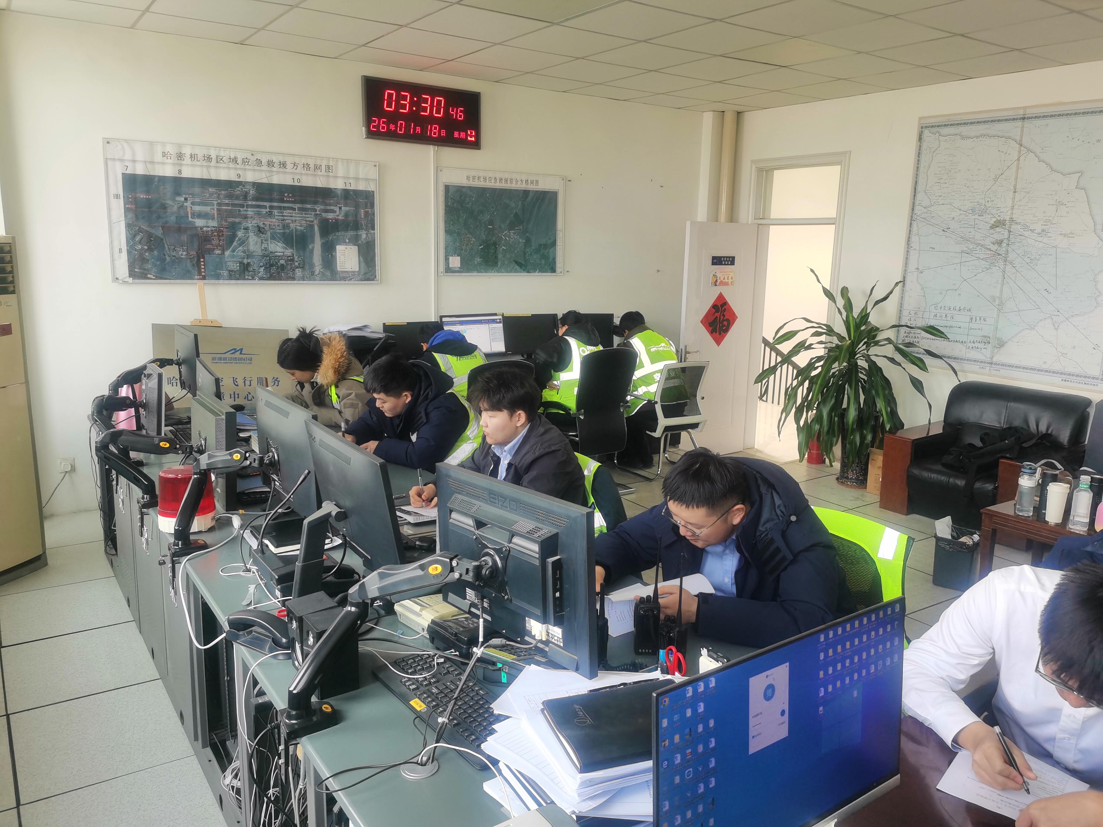 哈密伊州机场运管委组织见习人员阶段性测试 筑牢三基建设夯实空管安全根基