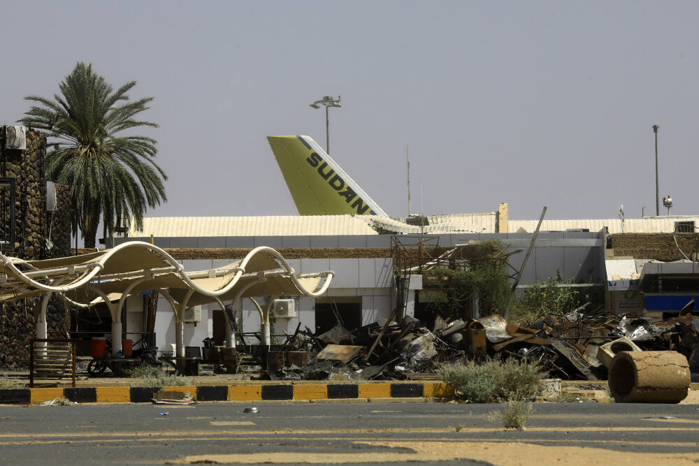 苏丹喀土穆国际机场迎来近3年来首个商业客运航班