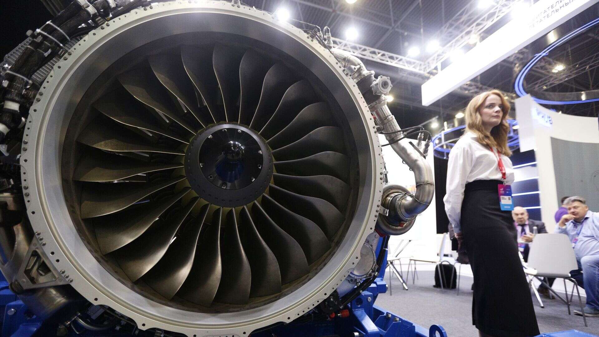 俄技术集团：SJ-100飞机PD-8发动机在最大载荷条件下通过150小时测试