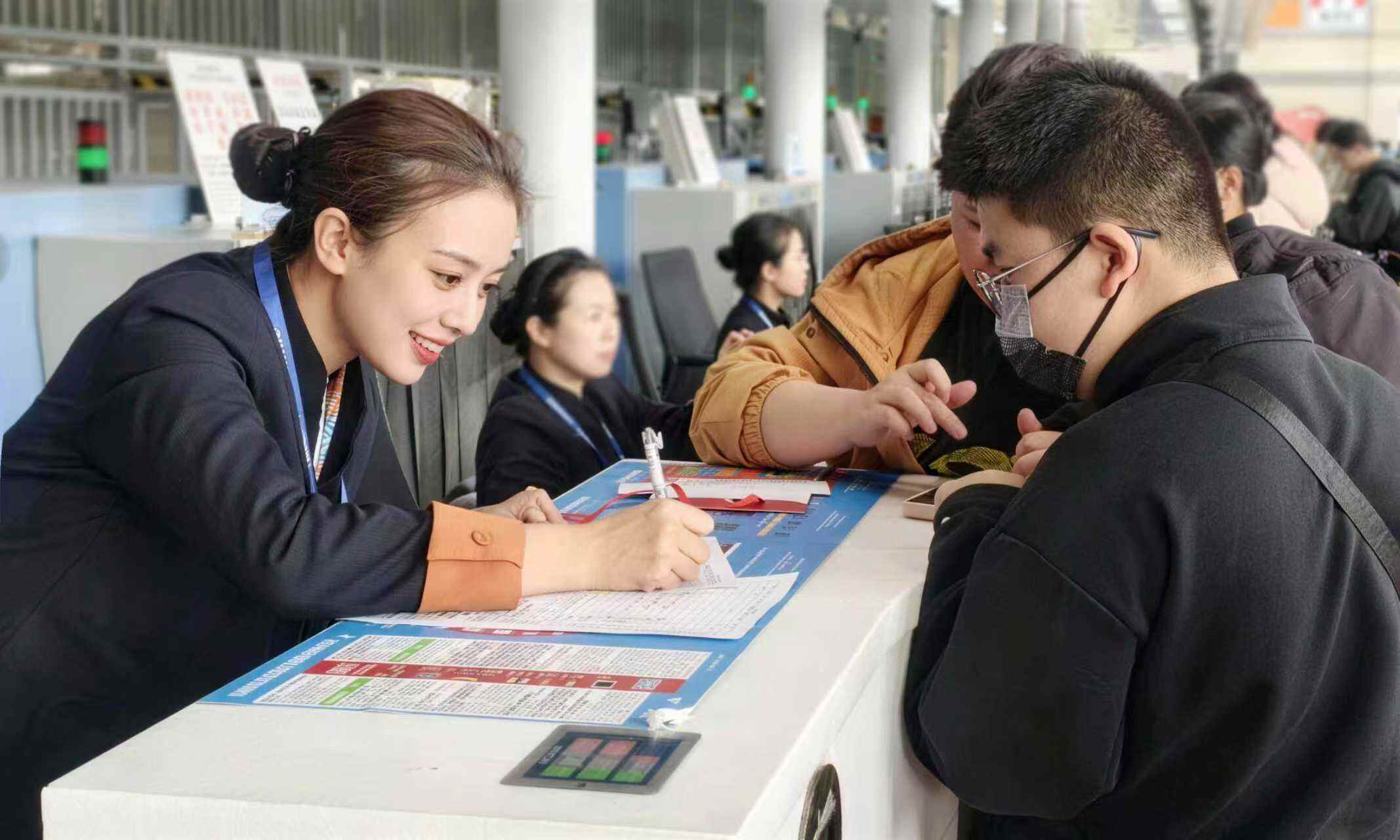 石家庄正定国际机场全链条护航“单飞”小旅客