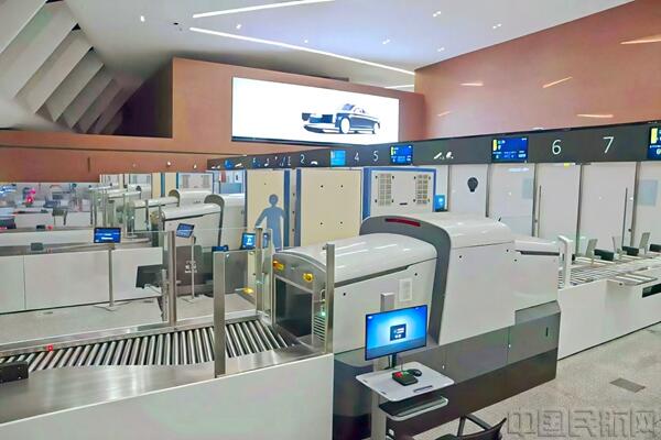 成都天府机场全要素智慧安检通道增至7条