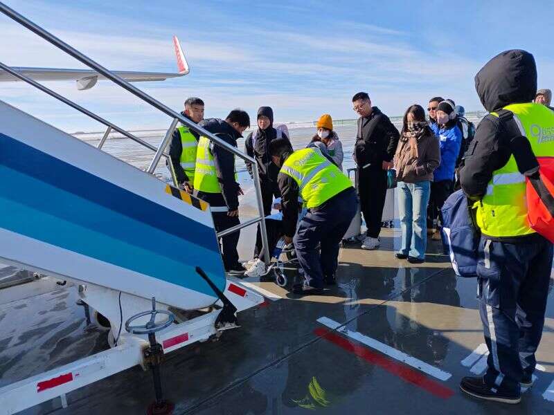 志愿红暖冬行 服务为民显担当——富蕴可可托海国际志愿者日开展系列志愿服务活动