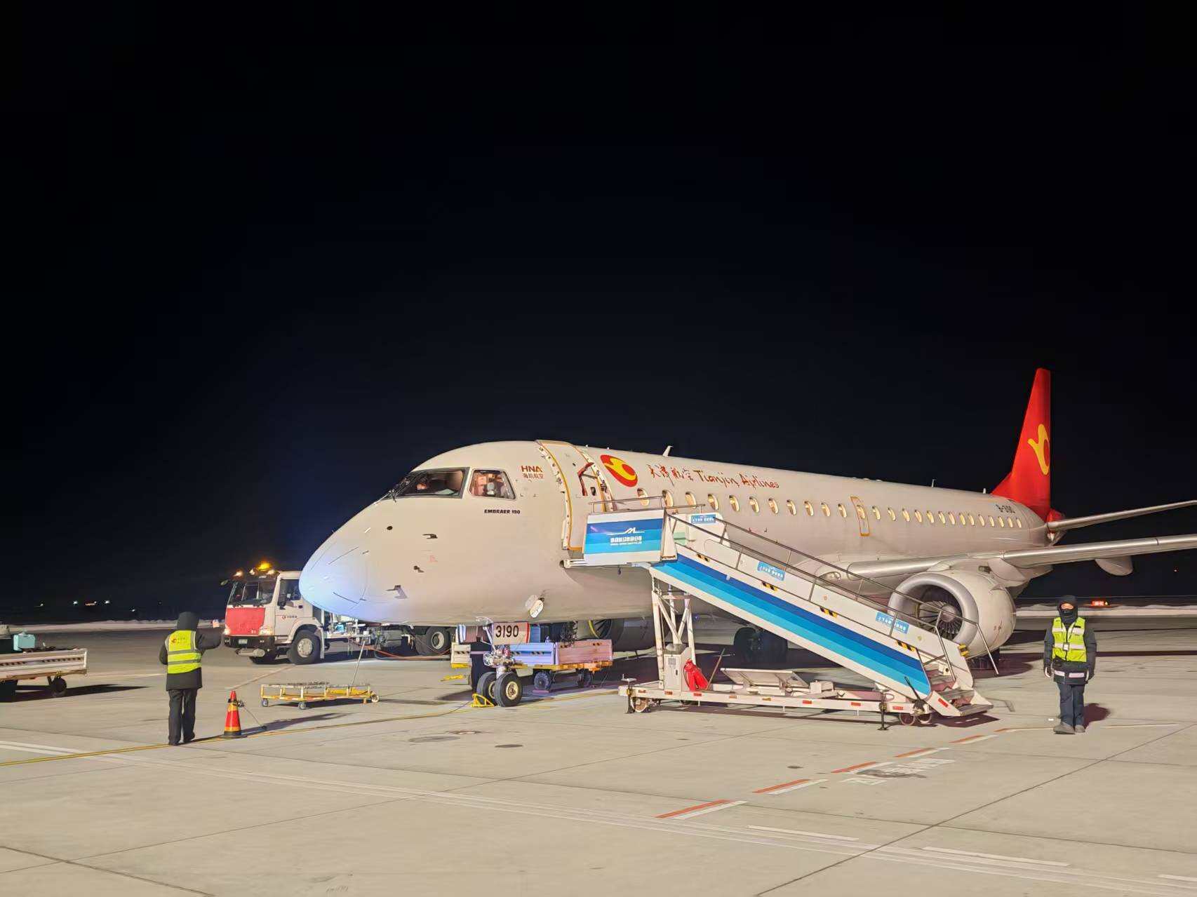 富蕴可可托海机场圆满收官2025年