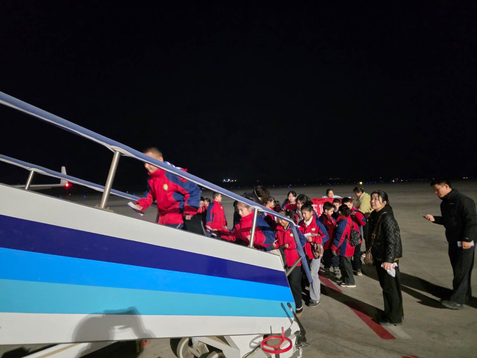 吐鲁番交河机场春运首日保障 畅通旅客回家路