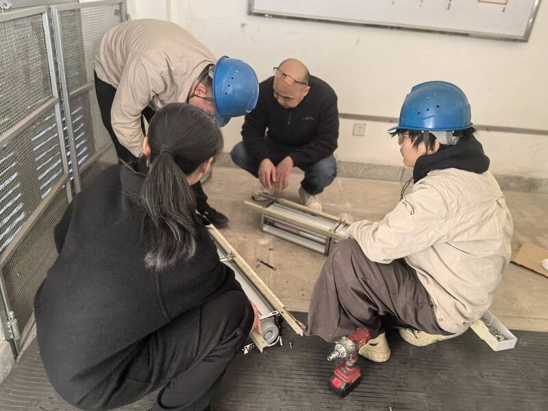 厦门空管站台站保障室顺利完成杏林导航台变压器风机更换