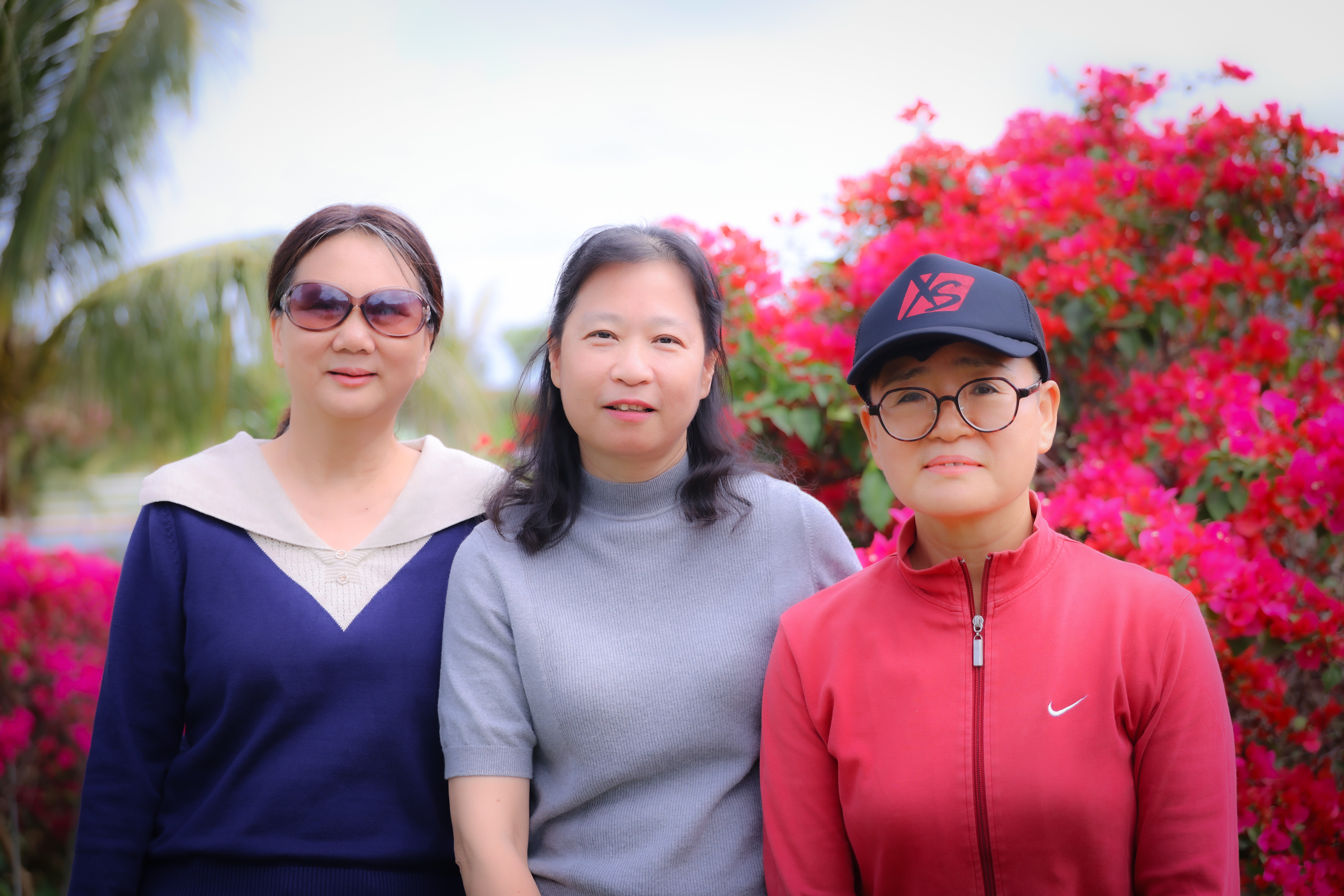 三亚鑫航公司组织三亚空管站离退休干部职工开展春游活动