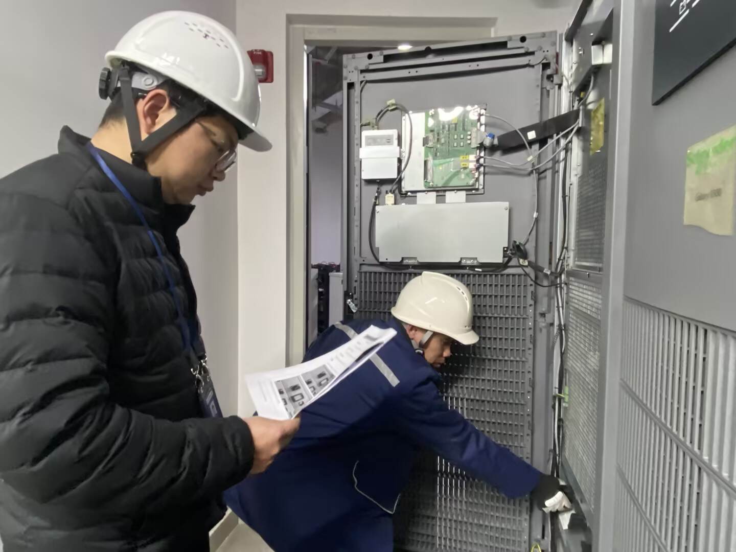 以培促能筑牢电力保障根基——西南空管局技保中心天府动力室圆满完成天府一塔UPS季度维护