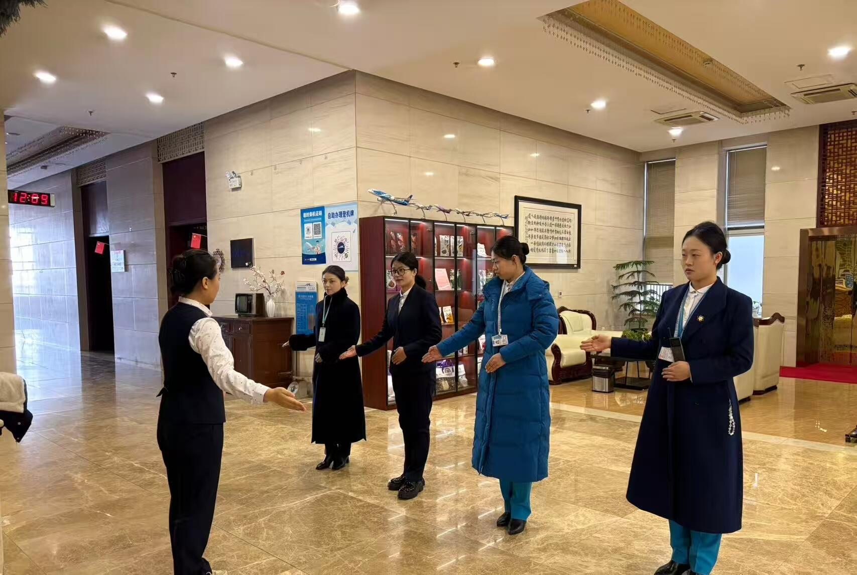 聚焦精细服务 规范职业形象——新疆机场集团天缘航旅伊宁分公司以专项培训深化
百日整顿成效