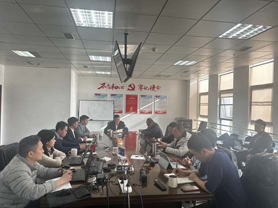 西南空管局空管中心塔台管制室召开月度安全形势分析会
