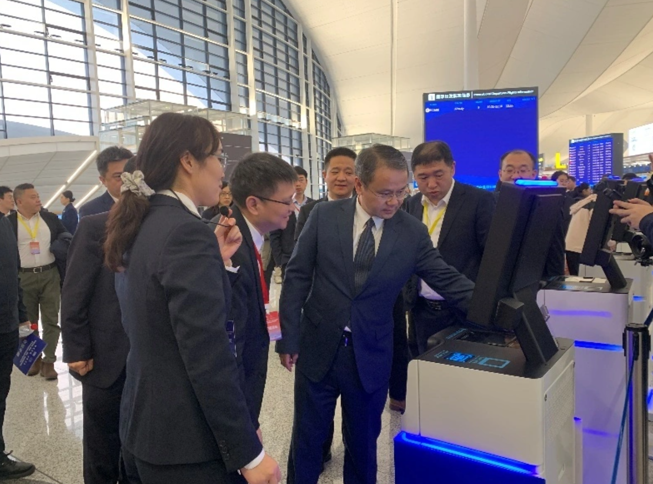 全栈国产化离港系统首次在千万级机场投用 新疆天山国际机场用上“中国芯”