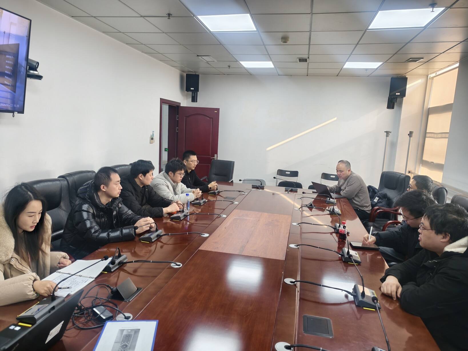 以练为战强技能 筑牢空管安全线——西南空管局空管中心塔台管制室开展复训启动会