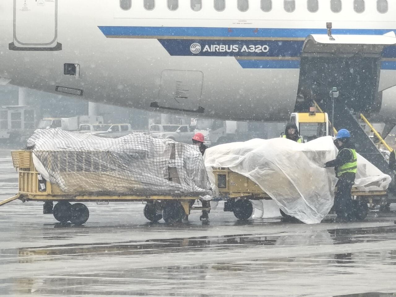 大兴机场积极应对本轮降雪