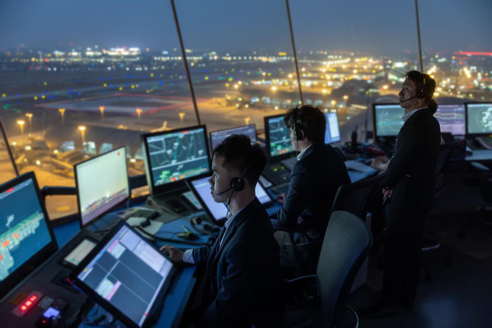 西南空管局全力迎战春运“大考”——首日航班量稳中有增 四地五场平均航班正常率超94%