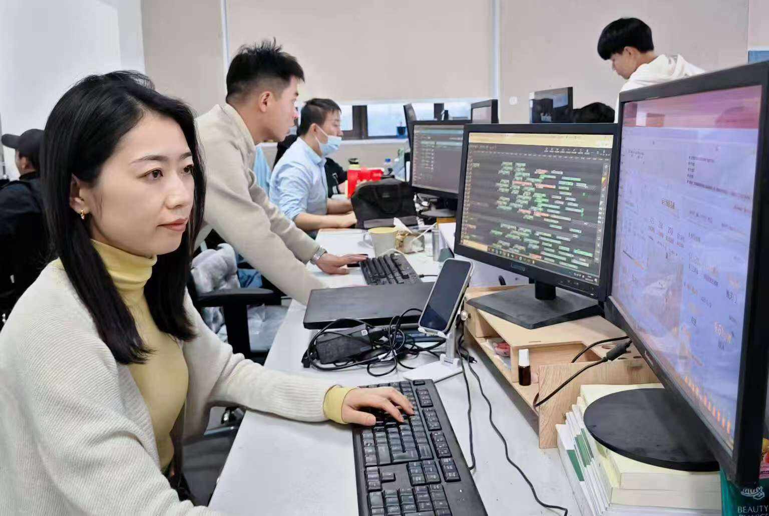 从签派席到数字屏：她用十四年为民航运行装上“智慧大脑”