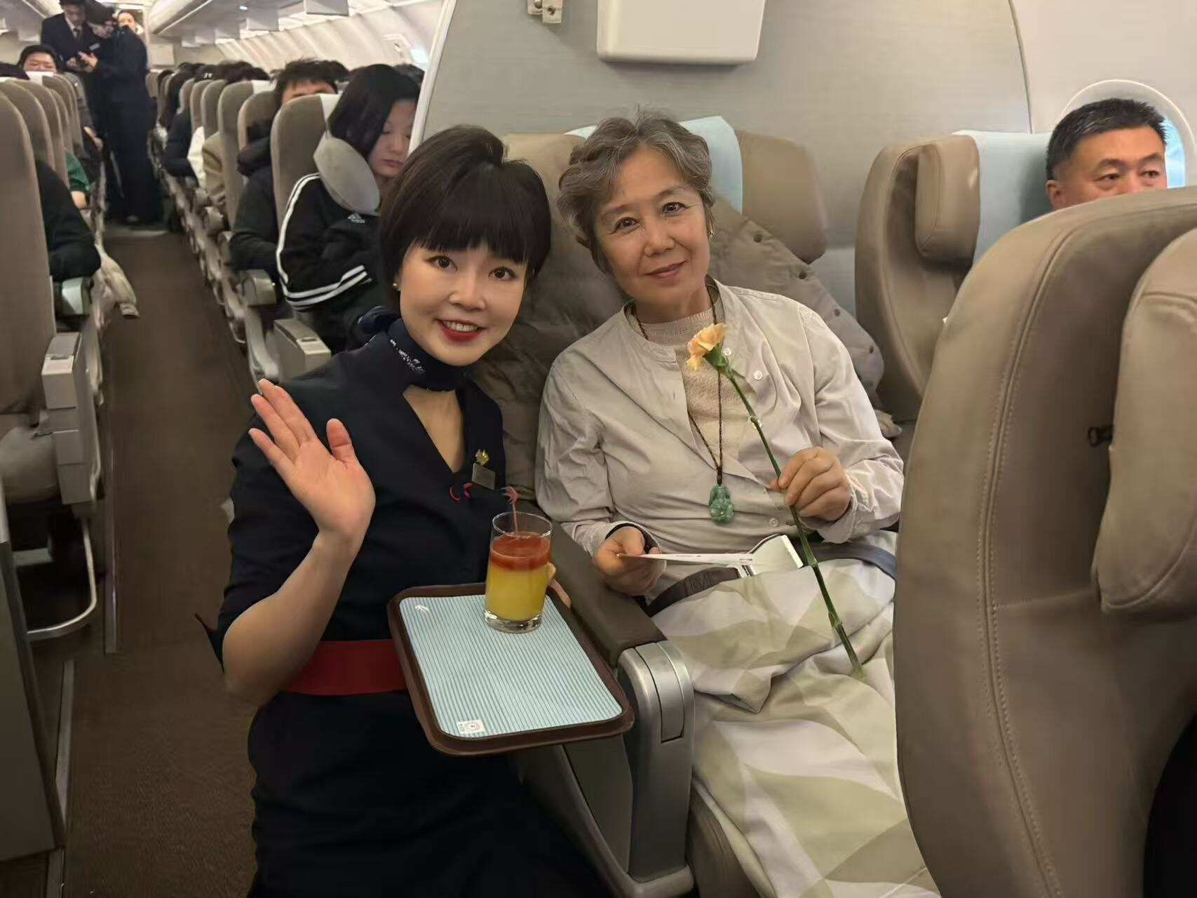 情暖三八节 云端赴美好