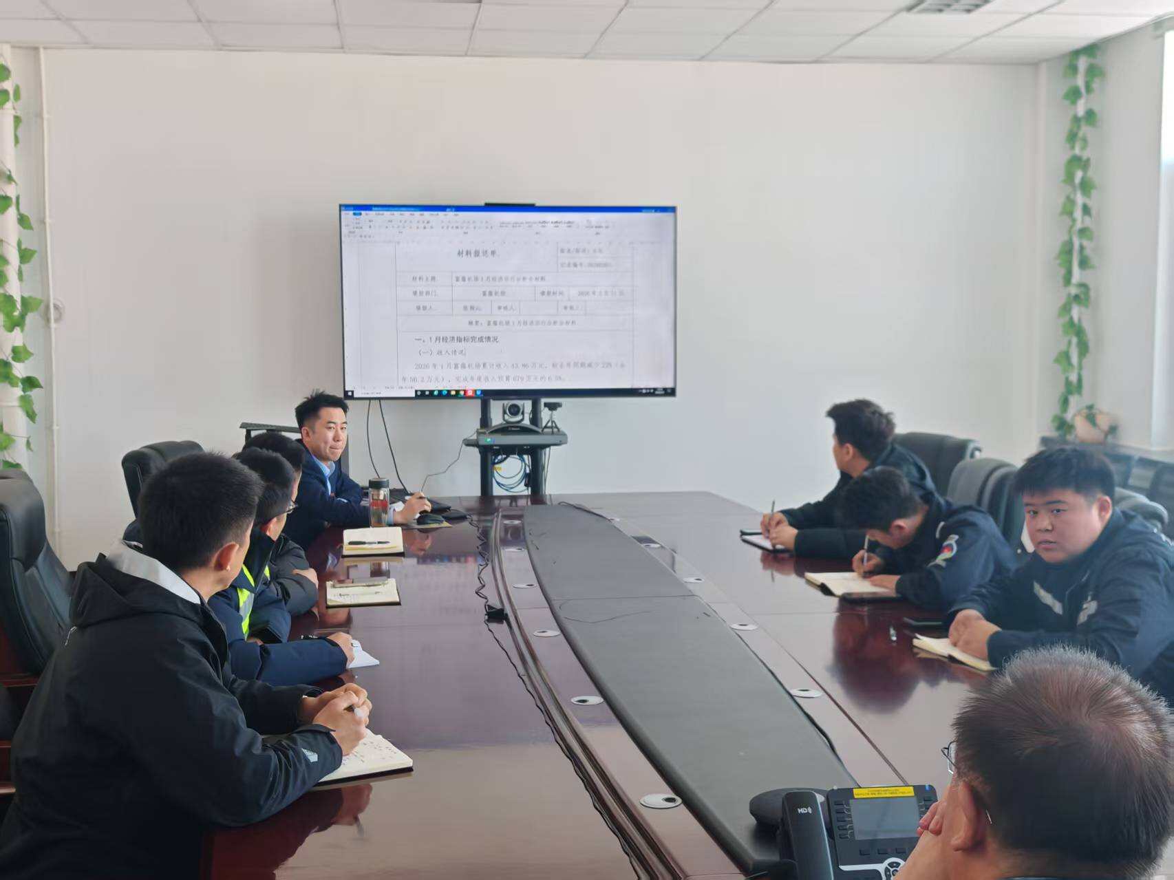 成本倒算压实责任全员经营提质增效富蕴可可托海机场召开生产经营专题会议