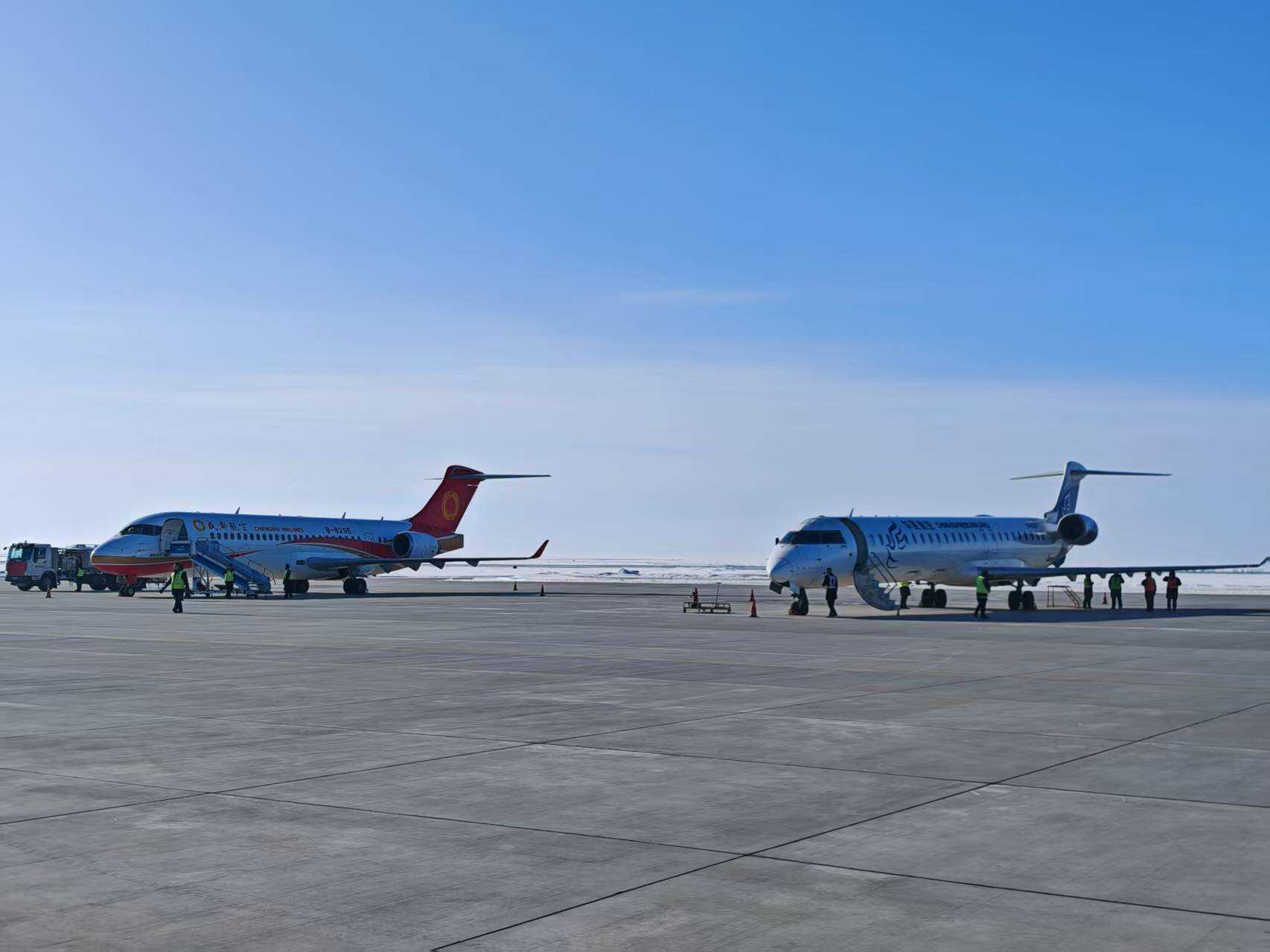 富蕴可可托海机场春节后首次双机同步备降保障圆满完成