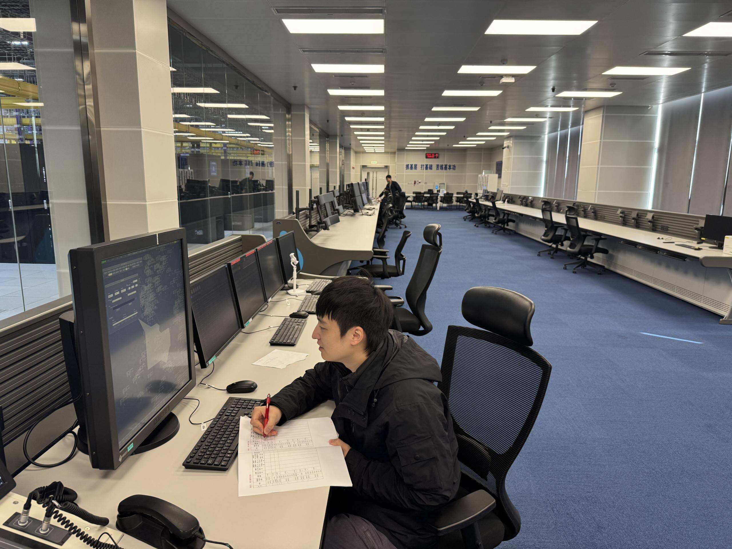 多措并举强保障--西南空管局技保中心护航春运平安路