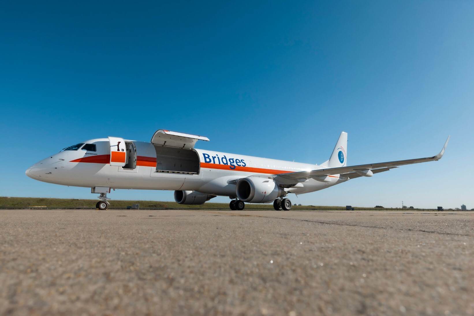 首架巴航工业E系列货机正式投入运营