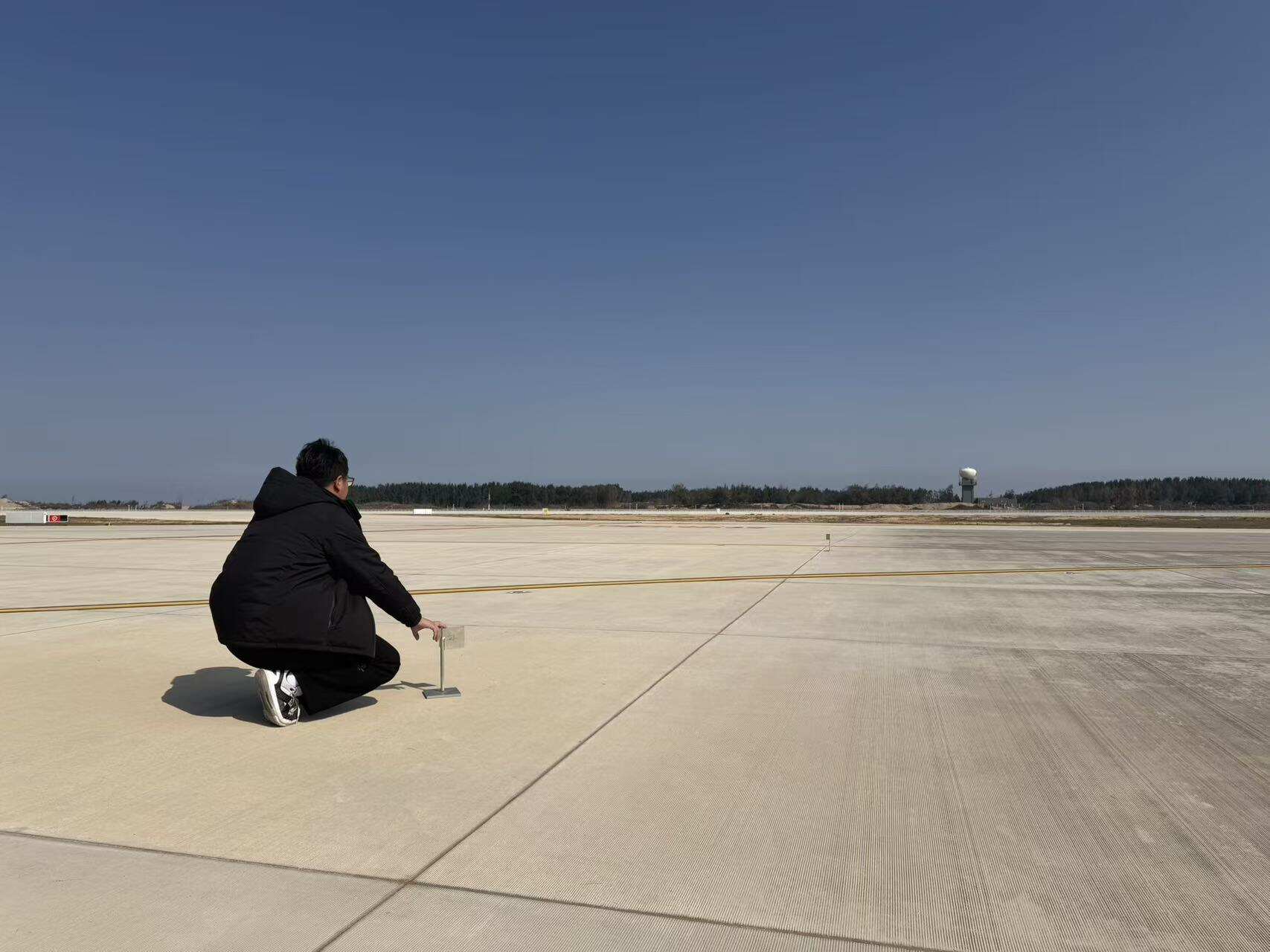 福建空管分局技术保障部完成长乐机场东场监雷达跑场测试