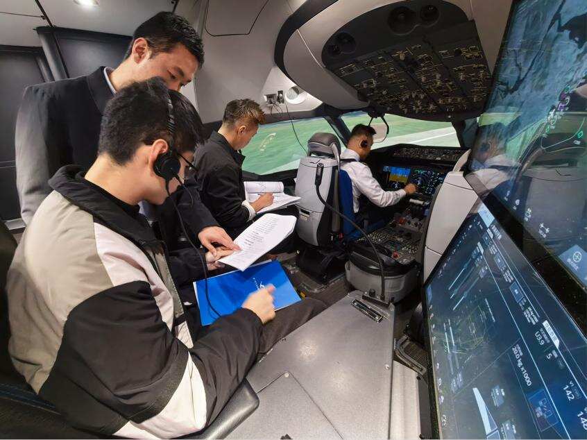 福建空管分局深度参与长乐机场飞行程序模拟机验证试飞