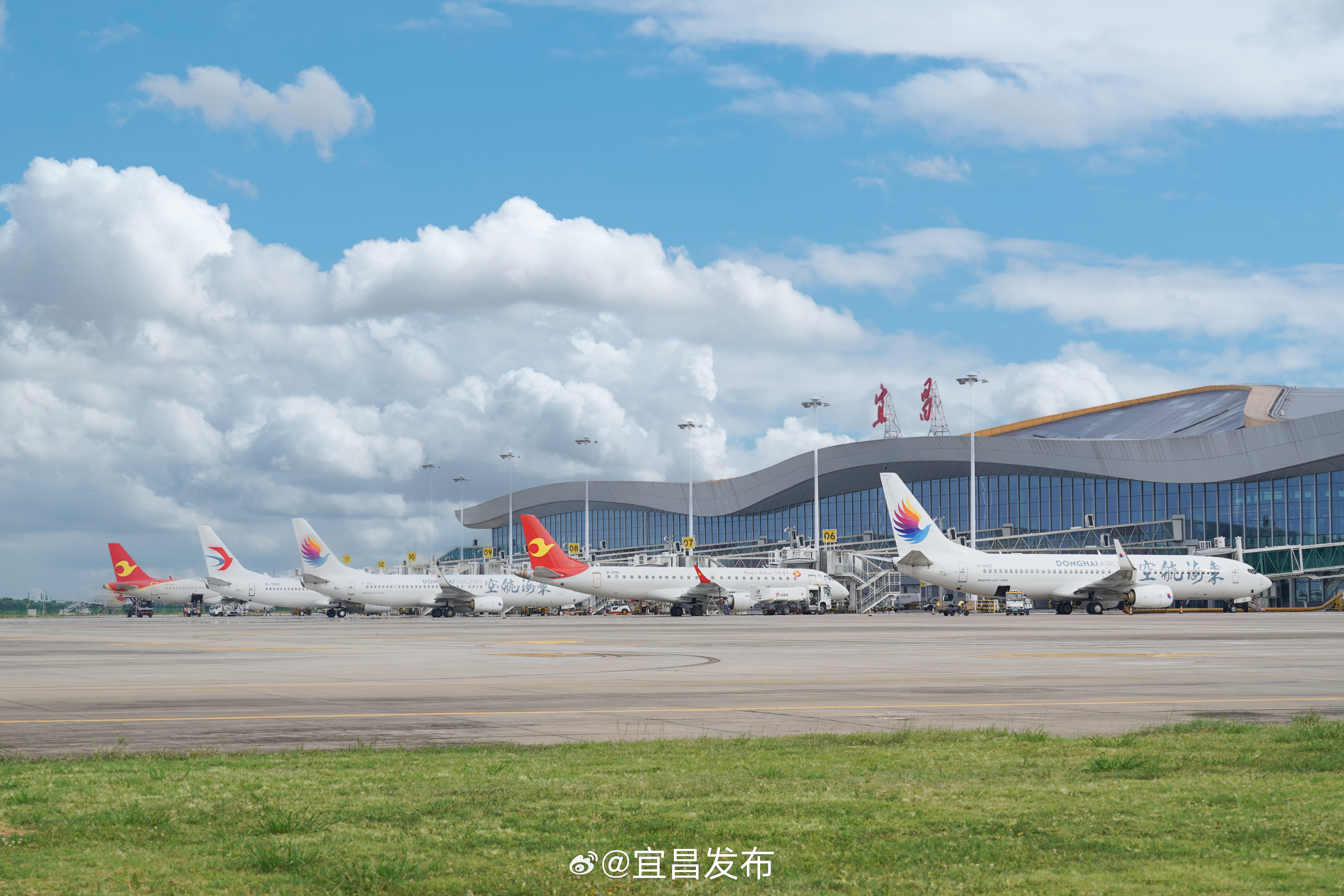 三峡机场夏秋航季新增古晋、万象、拉萨、呼和浩特、茅台等8条航线