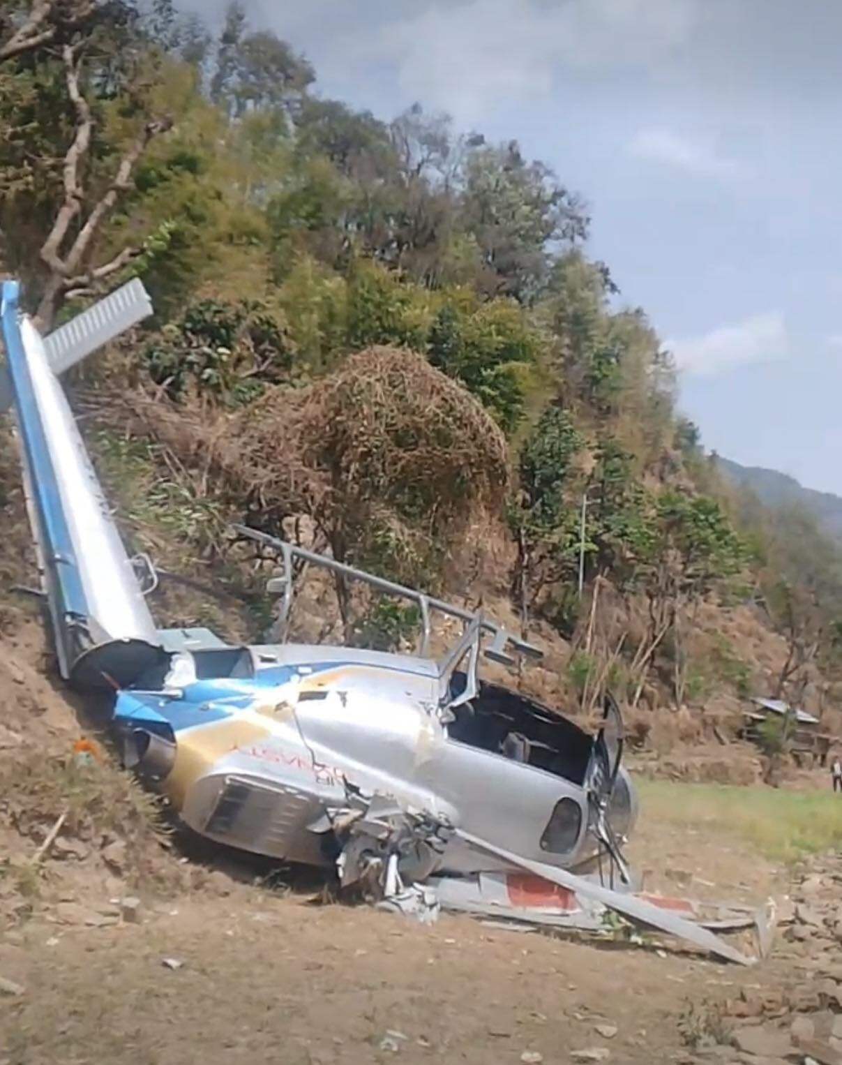 尼泊尔中部一直升机坠毁致6人受伤