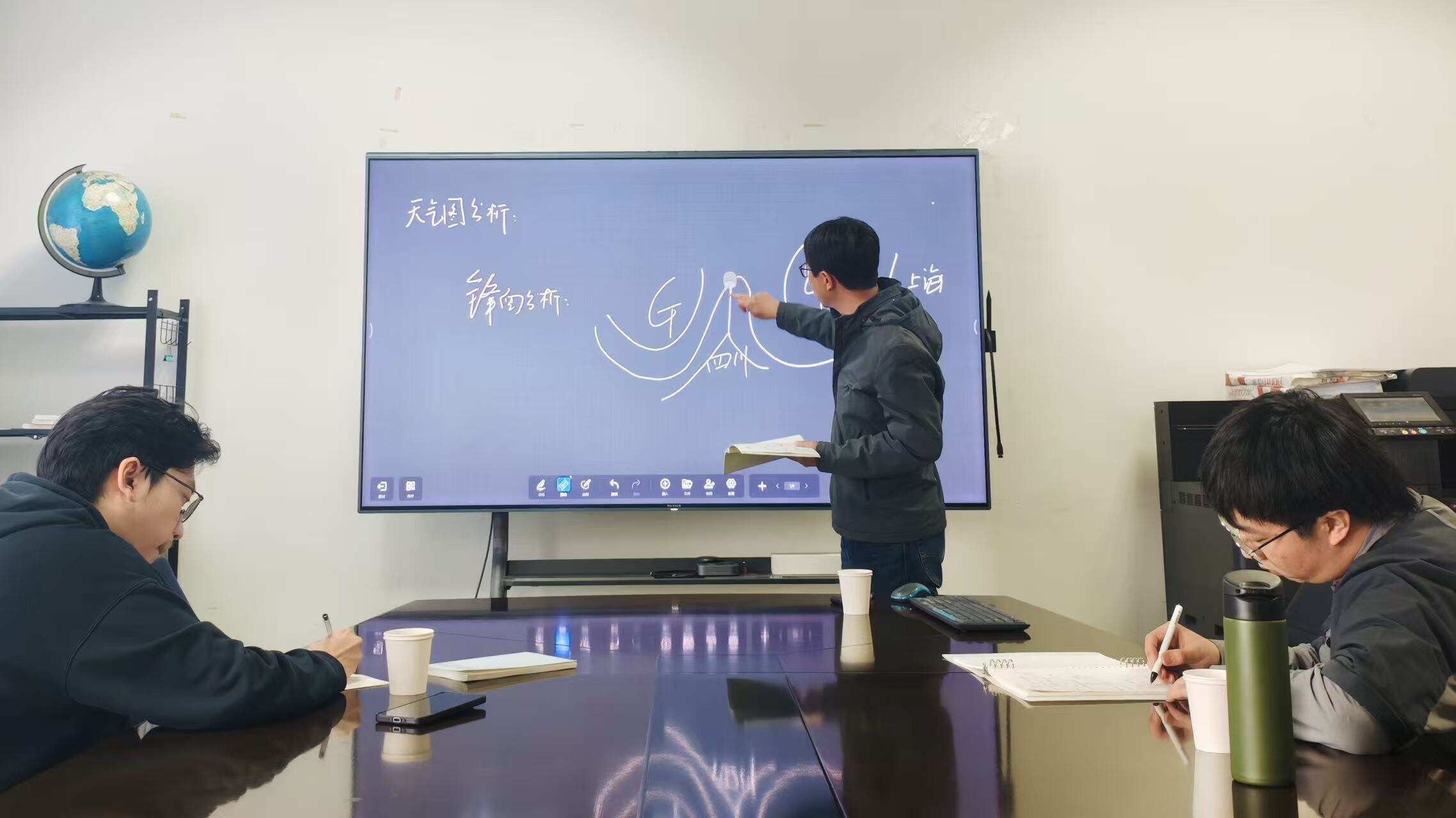 深耕业务强本领  言传身教促成长——宁波空管站气象台开展预报天气图绘制技能培训