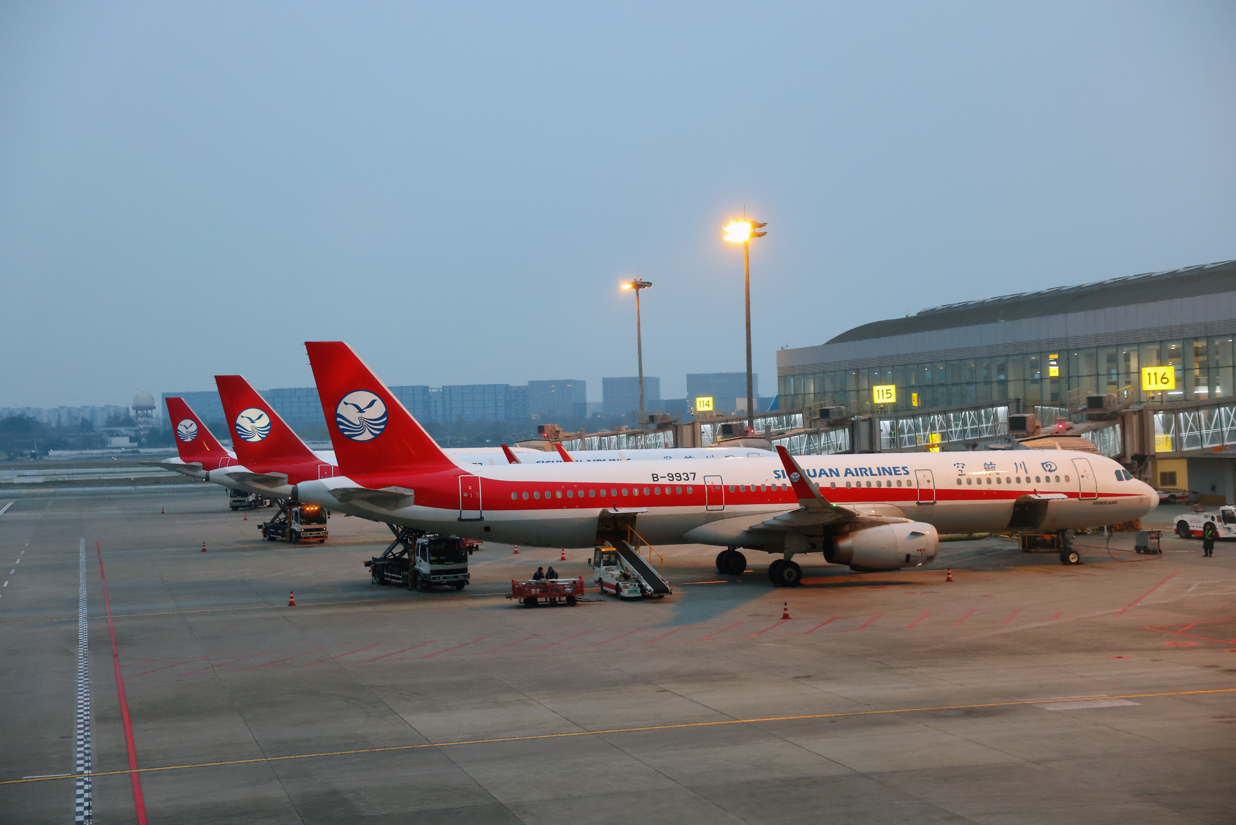 新航季来了！川航新开、恢复28条国内航线 推出“春假家庭惠”产品