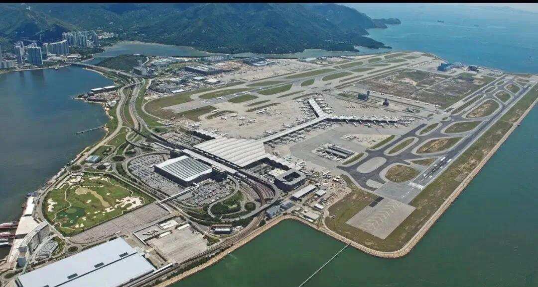 香港机场三跑项目分判合约贪污案：机管局前首席高级经理收贿330万元及「洗黑钱」判囚四年