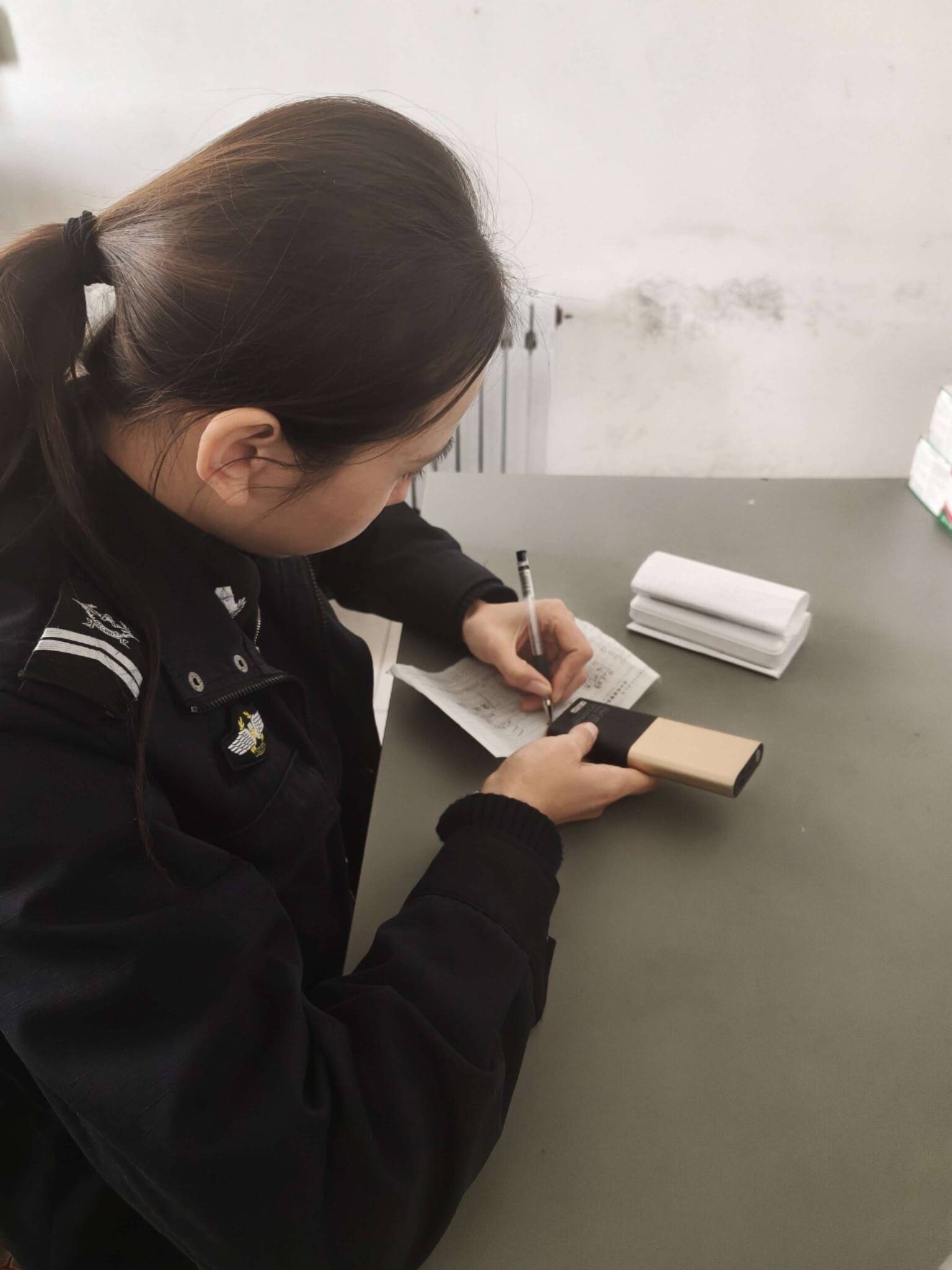 新疆机场集团新源那拉提机场规范充电宝暂存管理 严守航空安全底线