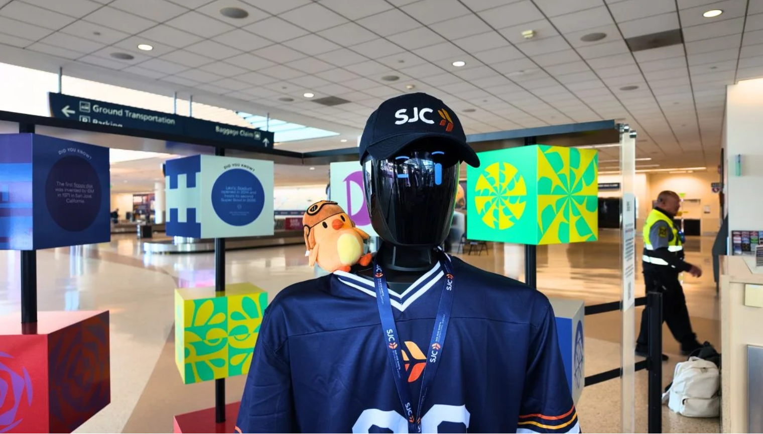 能聊 50 种语言，AI 机器人在硅谷机场 “上班” 了