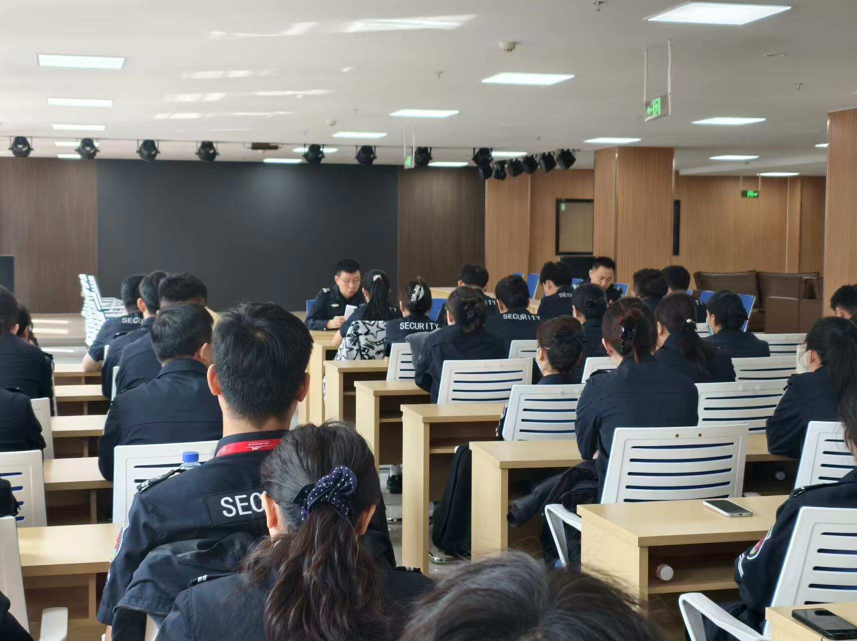 严明纪律强作风 淬炼队伍保安全——新疆机场集团乌鲁木齐国际机场分公司安全检查总站扎实开展淡季作风养成专项行动