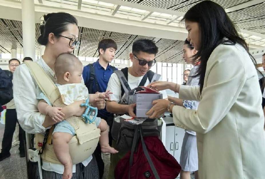 万米高空共欢聚，金鹏俱乐部27周年庆 主题航班欢乐启航