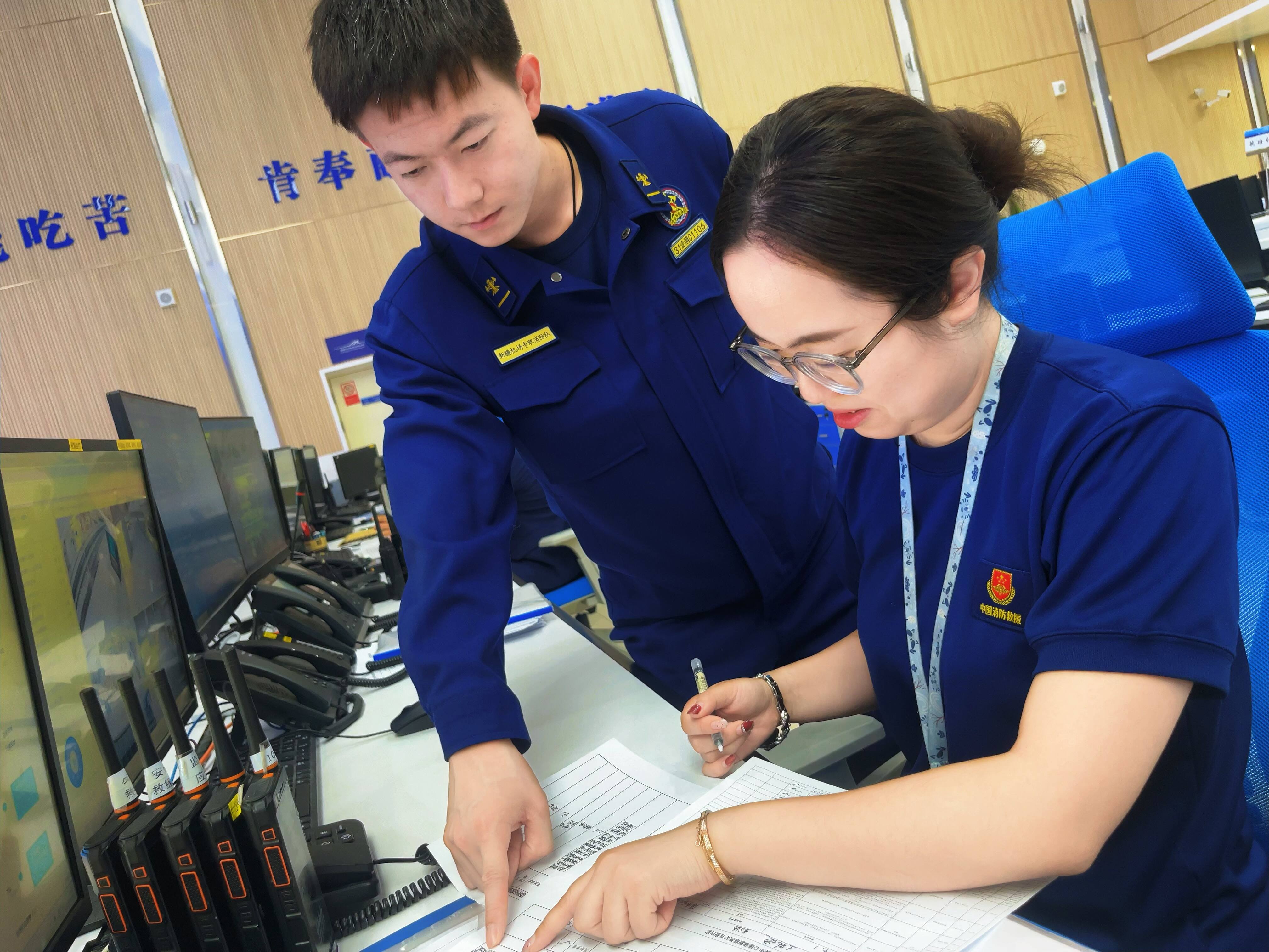 乌鲁木齐国际机场分公司航空安全保卫部（消防救援站）消防调度室开展隐患排查“回头看”工作