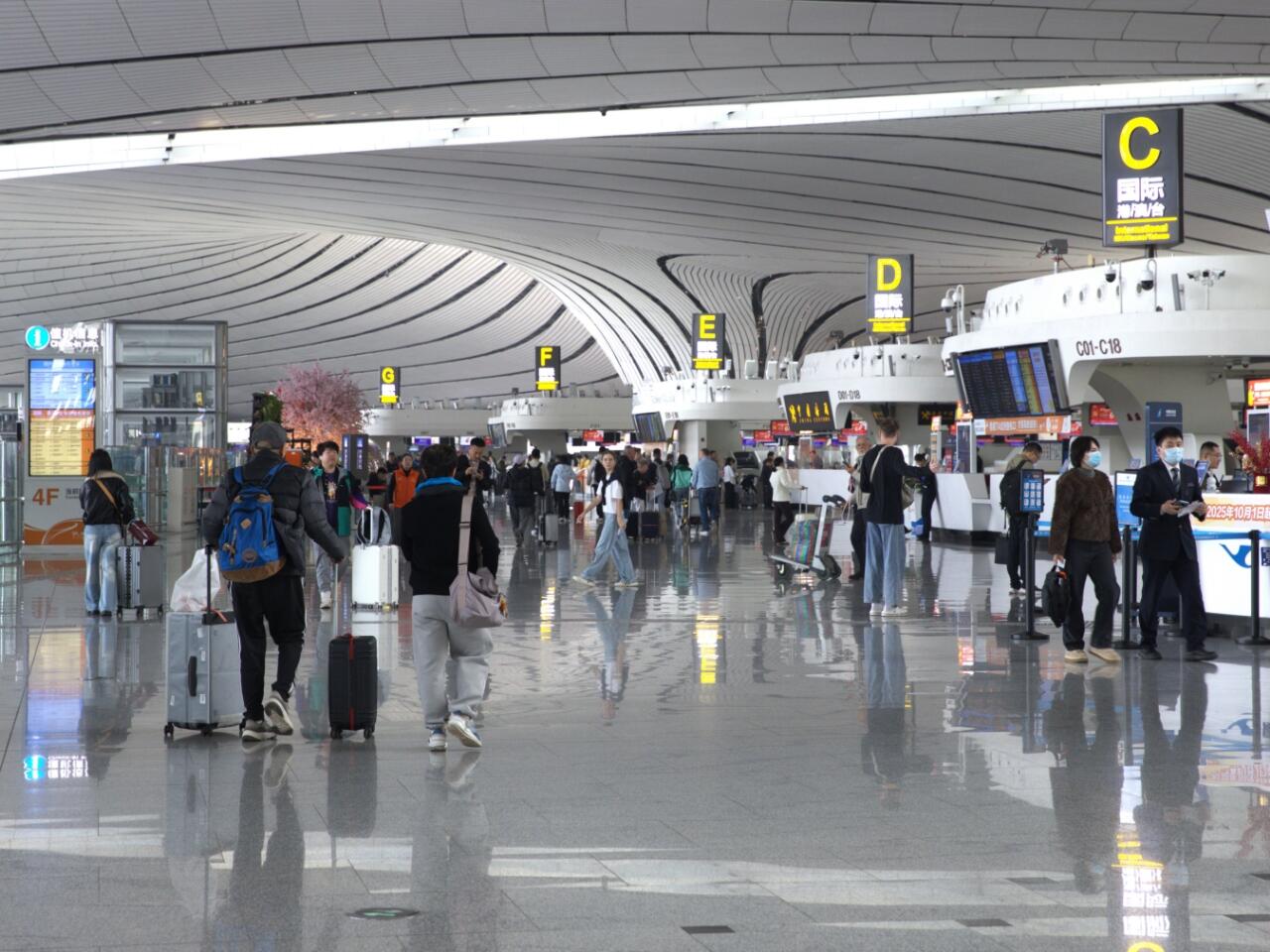 清明假期将至 大兴机场迎来旅客出行高峰
