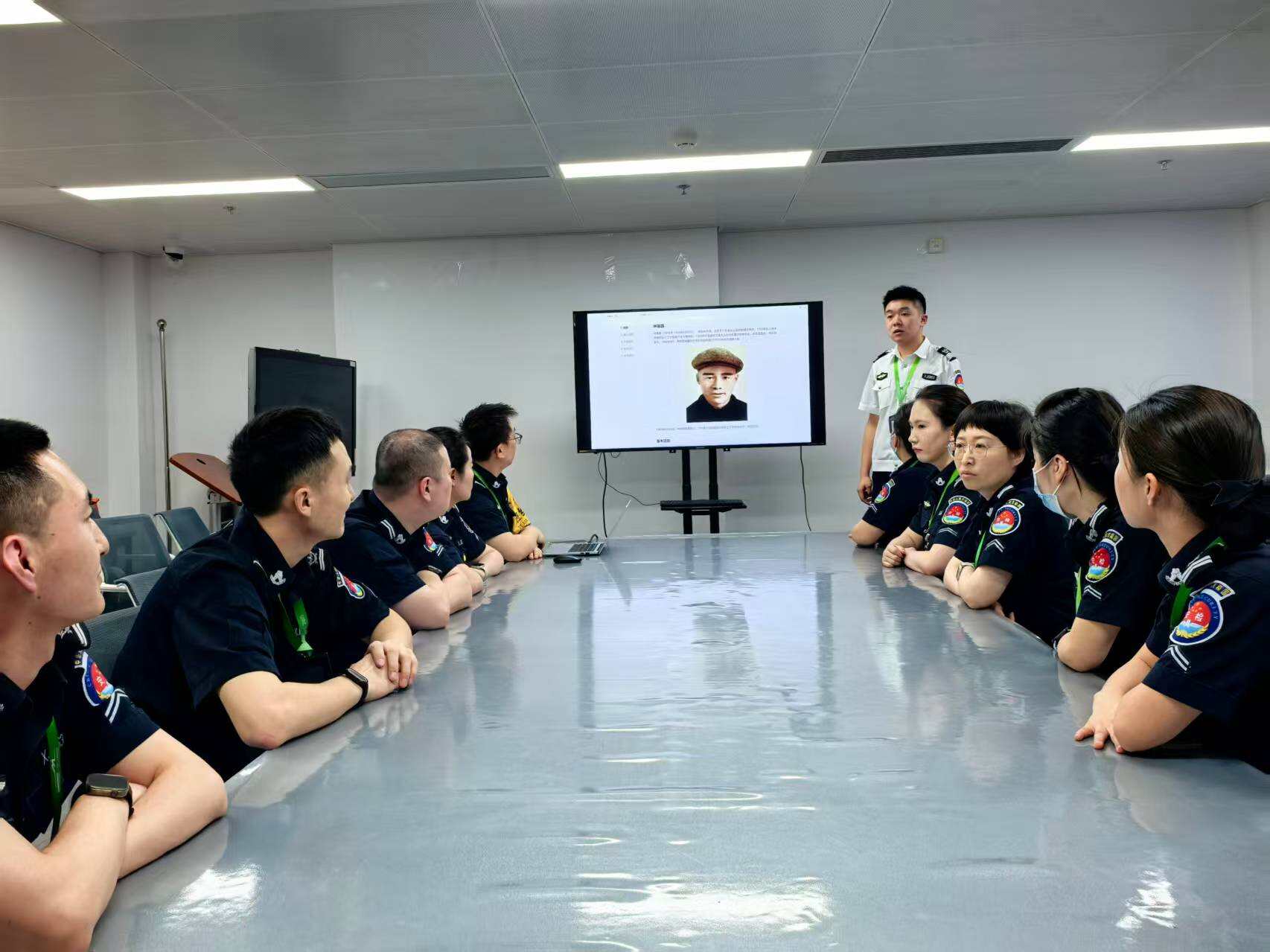 新疆机场集团乌鲁木齐国际机场分公司安全检查总站开展清明节主题教育活动