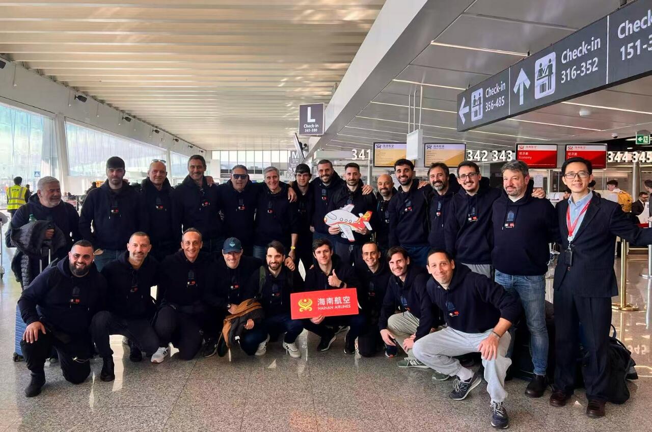 海南航空暖心护航意大利足球队赴榕江参加“村超”比赛