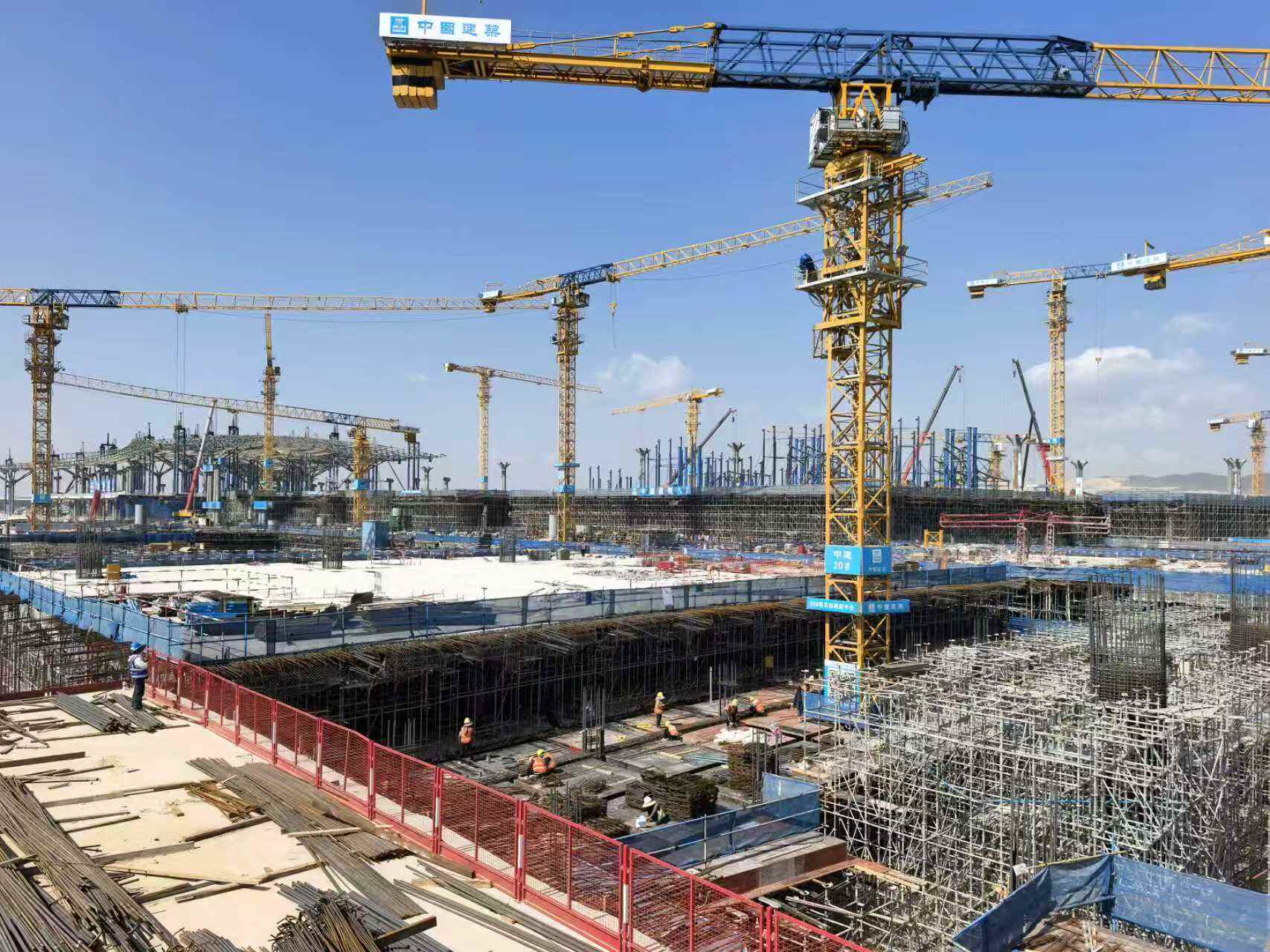 从严从实抓整治 长效常治防风险——云南航空产业投资集团有限责任公司召开在建工程挂靠、转包、违法分包专项检查整治行动专题会